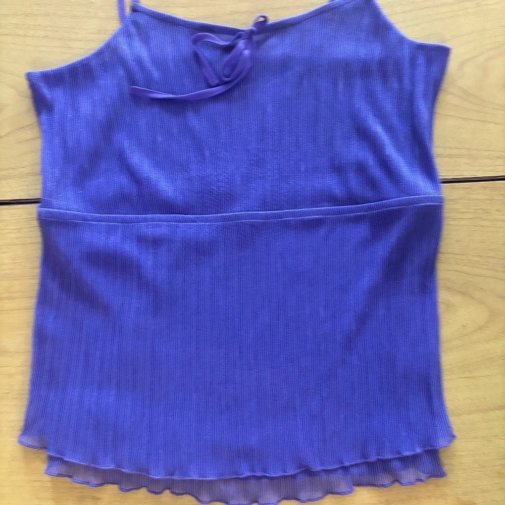 Lilac purple tank top - little bow at the top pics at the end show the color - Picture 5 of 10